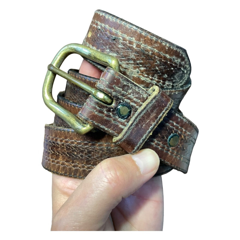 VTG LEEGIN Belt Men Sz 40-44 Tooled Brown Leather Solid Brass Buckle Distressed